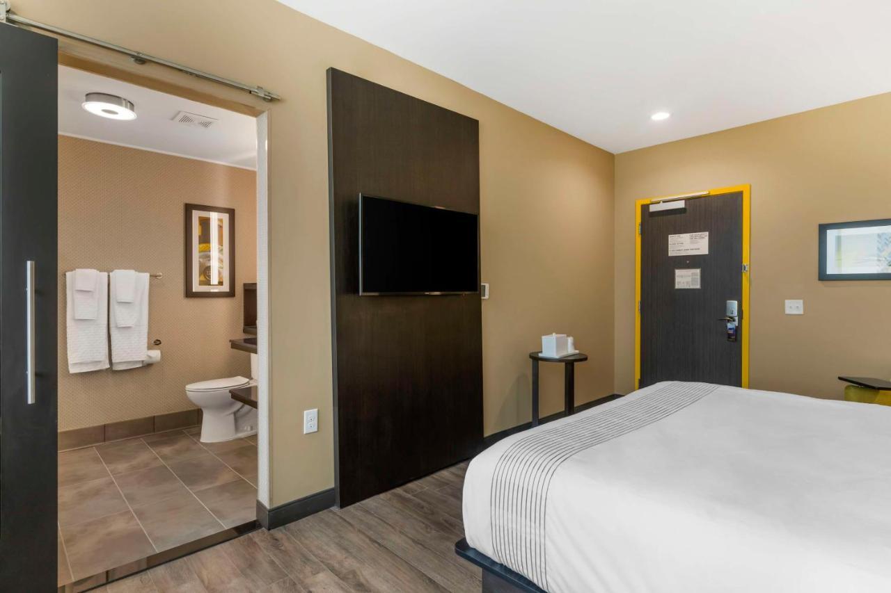 Glo Best Western Pooler - Savannah Airport Hotel Exterior photo