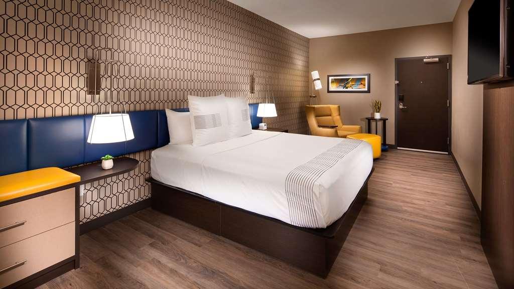 Glo Best Western Pooler - Savannah Airport Hotel Room photo